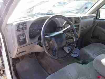 LS Truck 2.2L Increased Capacity Suspension Package 4 Speakers AM/FM radio, image 8