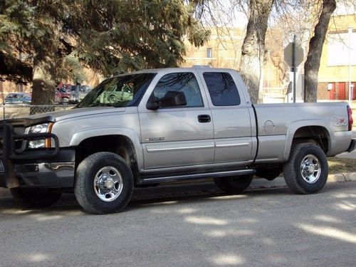 2004 chevrolet silverado 2500 hd ls extended cab pickup 4-door 6.0l 3/4 ton 4x4