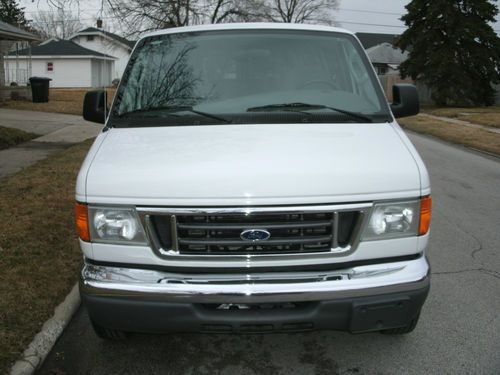 2005 ford e350 econoline van, 12 pass., 21782 miles