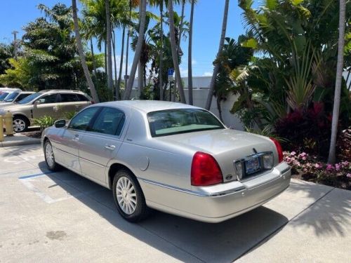 2004 lincoln town car