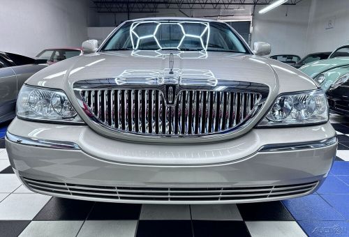 2004 Lincoln Town Car ULTIMATE - 64K MILES - AMAZING CONDITION !!, US $15,900.00, image 2
