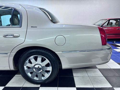 2004 Lincoln Town Car ULTIMATE - 64K MILES - AMAZING CONDITION !!, US $15,900.00, image 19