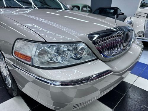2004 Lincoln Town Car ULTIMATE - 64K MILES - AMAZING CONDITION !!, US $15,900.00, image 23