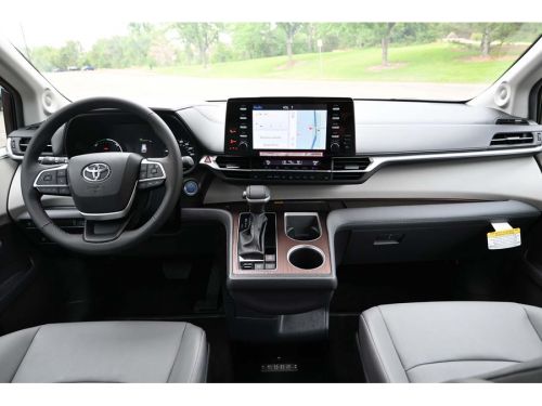 2024 Toyota Sienna XLE Plus AWD Mobility Handicap Van Handicap, US $91,900.00, image 13