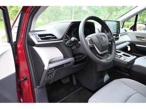 2024 Toyota Sienna XLE Plus AWD Mobility Handicap Van Handicap, US $91,900.00, image 22