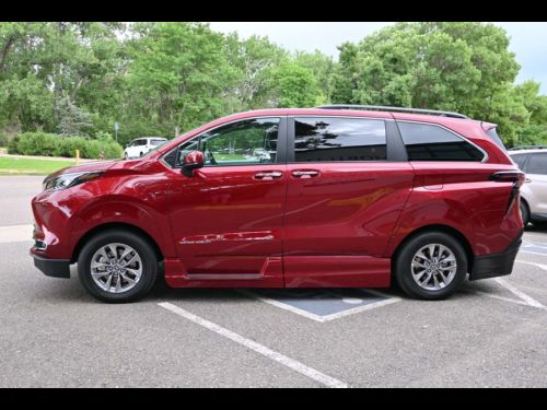 2024 Toyota Sienna XLE Plus AWD Mobility Handicap Van Handicap, US $91,900.00, image 39