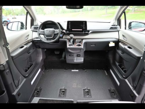 2024 Toyota Sienna XLE Plus AWD Mobility Handicap Van Handicap, US $91,900.00, image 49