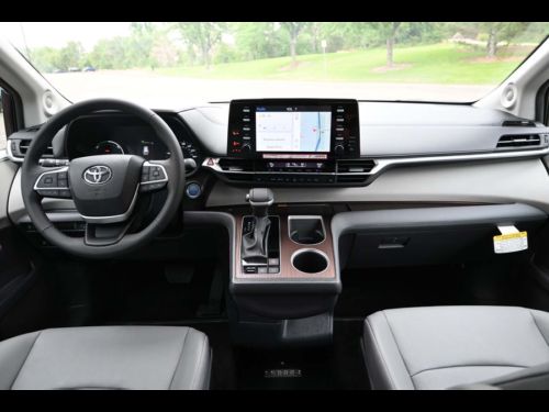 2024 Toyota Sienna XLE Plus AWD Mobility Handicap Van Handicap, US $91,900.00, image 50