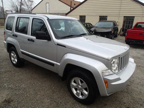 2012 jeep liberty 4x4, non salvage, damaged, wrecked, jeep, chrysler