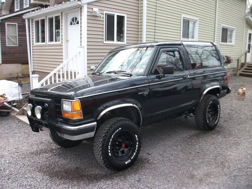 Super nice 1989 ford bronco ii xlt 4x4 2 door auto/air 2.9l fuel injection