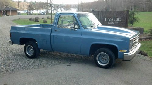 1983 chevy short bed 454 big block .... no reserve ....