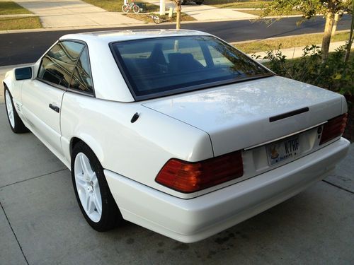 Beautiful white over black mercedes sl500