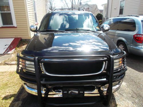 4x4 suv leather power tow ready like new condition fully loaded