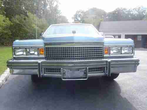 Cadillac Coupe de Ville 1979 - Very low mileage - Mint condition - For collector, image 2