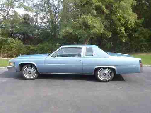 Cadillac Coupe de Ville 1979 - Very low mileage - Mint condition - For collector, image 6