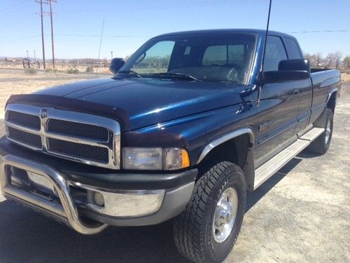 2001 dodge 2500 slt laramie cummins, leather, heated seats, lifted, new tires!!!