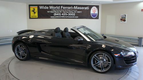 2011 audi r8 spyder convertible 2-door 5.2l 3419 miles one owner!