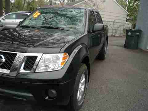 2012 Nissan Frontier SV Crew Cab Pickup 4x4 1-Owner only 3,250 Miles--Perfect, US $25,900.00, image 4