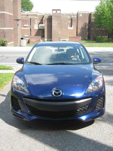 2012 mazda3 itouring hatchback 6 speed manual * prepaid maintenance package incl