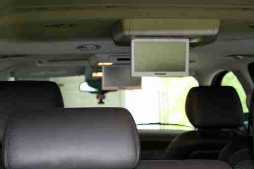 2011 GMC Yukon XL 1500 Denali Sport Utility 4-Door 6.2L, image 3