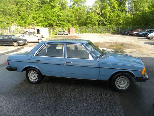 1980 mercedes-benz 300d base sedan 4-door 3.0l