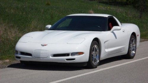 1998 chevrolet corvette rwd 5.7l removable  top super clean low miles c5