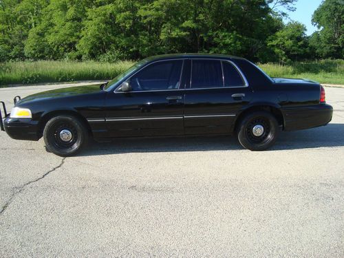 2002 ford crown victoria base sedan 4-door 4.6l