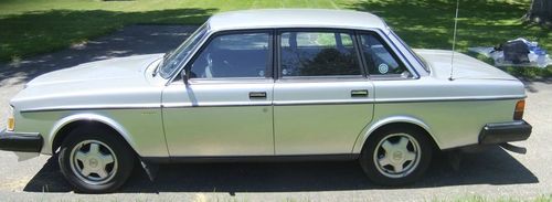 1985 volvo 240 dl 2.3litre, 4-door sedan