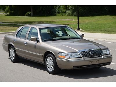 2004 mercury grand marquis gs 43,000 real miles documented clean carfax  sweet!