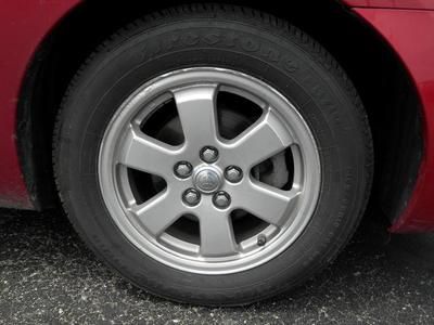 Standard Hybrid-electric 1.5L CD 6 Speakers AM/FM CD w/6 Speakers AM/FM radio, image 11