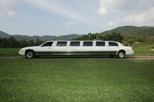 Lincoln Limousine, White Ultra, 180