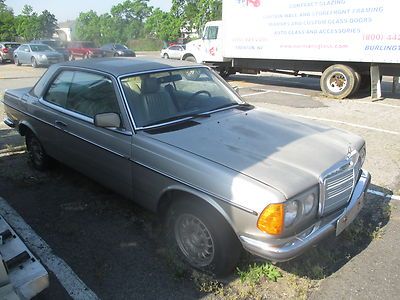 1985 mercedes benz 280c 2 owner no reserve vast service history estate sale