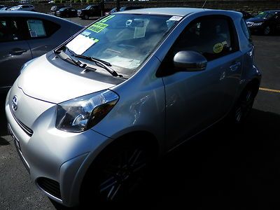 2012 scion iq coupe hatchback automatic *3500 miles*