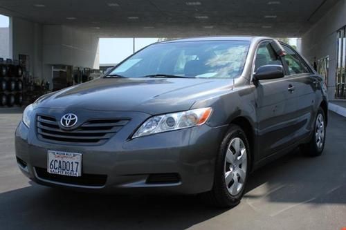 2008 toyota camry le sedan 4-door 2.4l- clean title!  31 mpg!