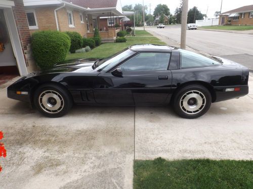 1985 chevrolet corvette base hatchback 2-door 5.7l