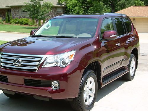 2013 lexus gx460  4-door 4.6l nav. rear camera. heated/cooled seats