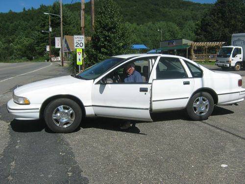 1995 chevrolet caprice classic - ex law enforcement car - 150k clear title