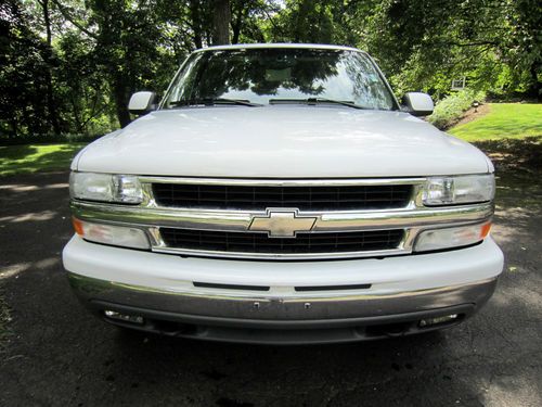 no reserve 2001 Chevrolet Suburban 1500 LT Sport Utility 4-Door 5.3L no reserve, image 2