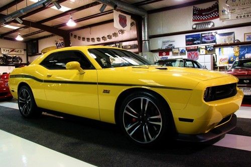 2012 dodge challenger srt8 yellow jacket limited edition 392 6.4l