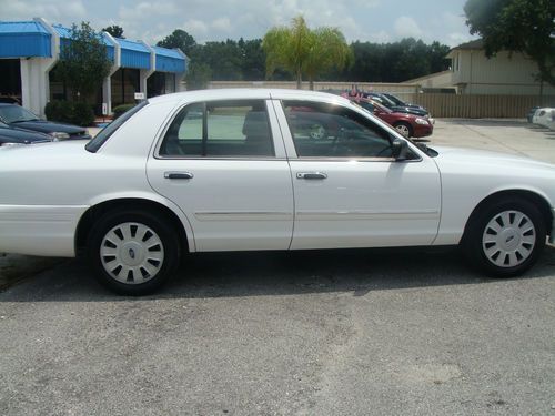 2011 ford crown victoria police interceptor sedan 4-door 4.6l