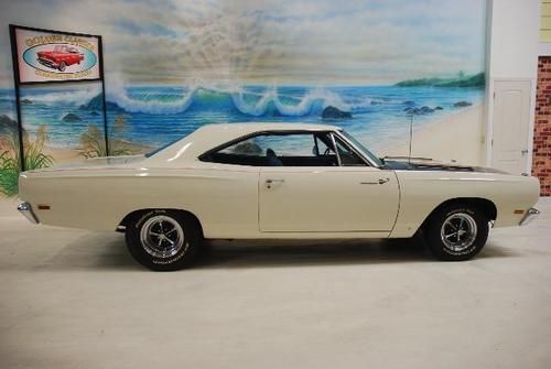 69 plymouth road runner * 4 speed * ps