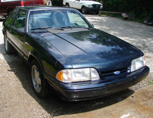 1988 ford mustang lx hatchback 2-door 5.0l