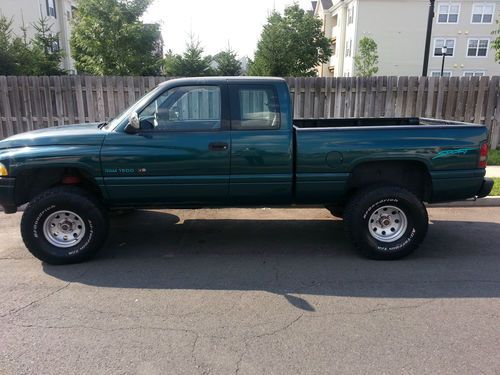 1996 dodge ram 1500 base extended cab pickup 2-door 5.9l