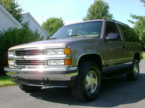 1996 chevrolet tahoe 4x4 2-door* 79k orig. miles*all original* no reserve!!!