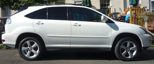 2004 lexus rx330 suv white, in good condition