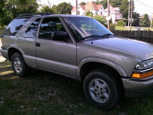 2000 chevrolet blazer ls sport utility 2-door 4.3l clean low mileage.. must see!