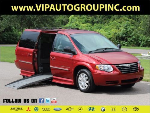 2007 braun entervan handicap wheelchair van 31k miles  all power doors gate ramp