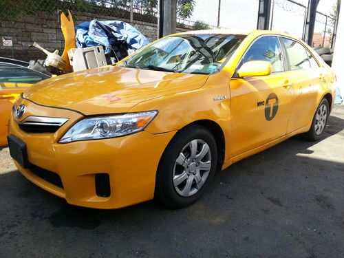 2010 toyota camry hybrid sedan 4-door 2.4l