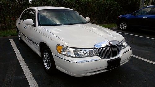 1999 lincoln town car towncar pristine showroom 80k original miles! non smoker