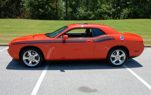 2010 dodge challenger r/t, v-8, hemi orange,  leather, 6 speed loaded low miles